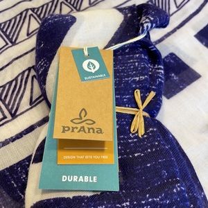 🎉HP!🎉 NWT Prana Palma scarf wrap